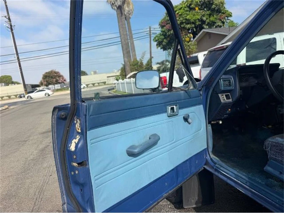 1986 Toyota 4Runner 1st Gen - Image 13 of 23
