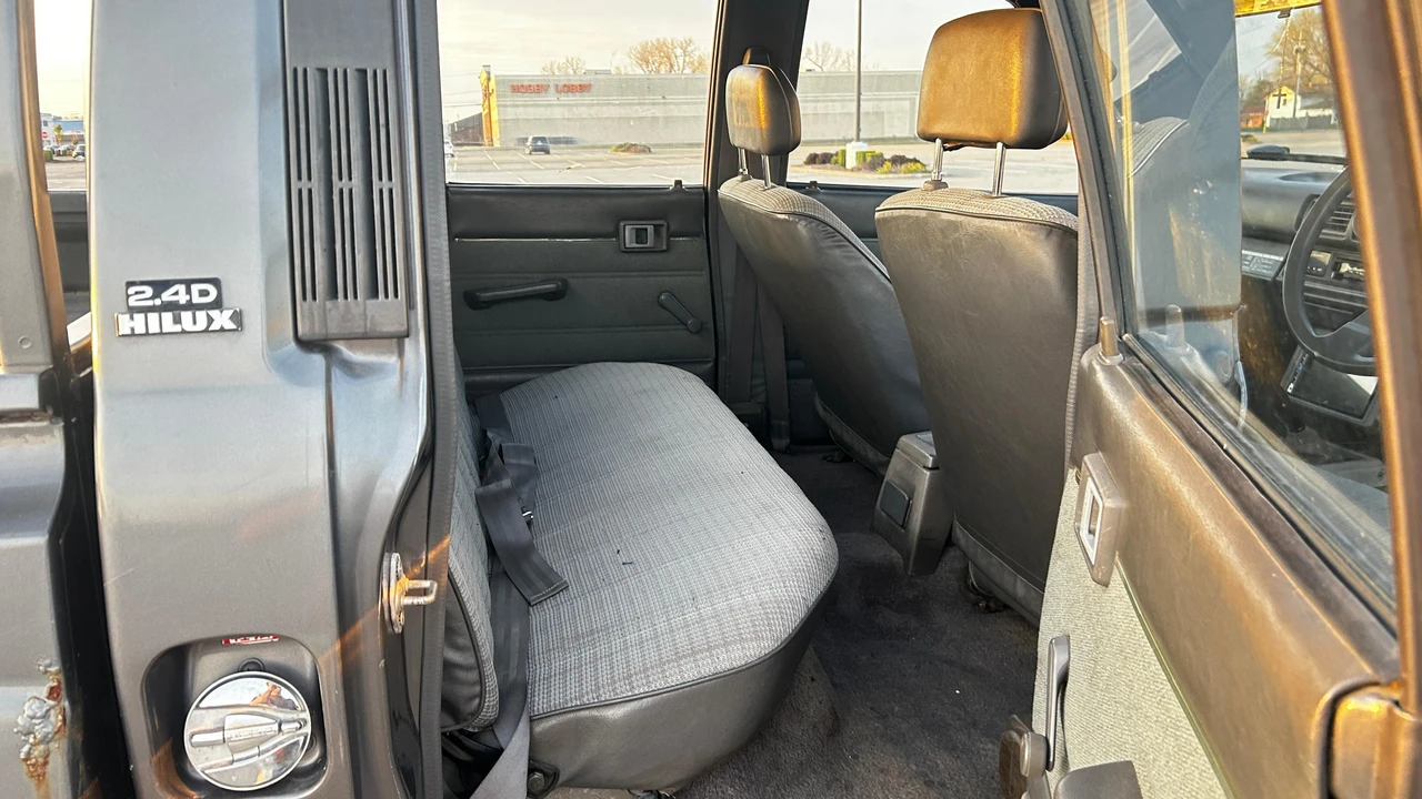 1986 Toyota Hilux 4th Gen - Image 27 of 31