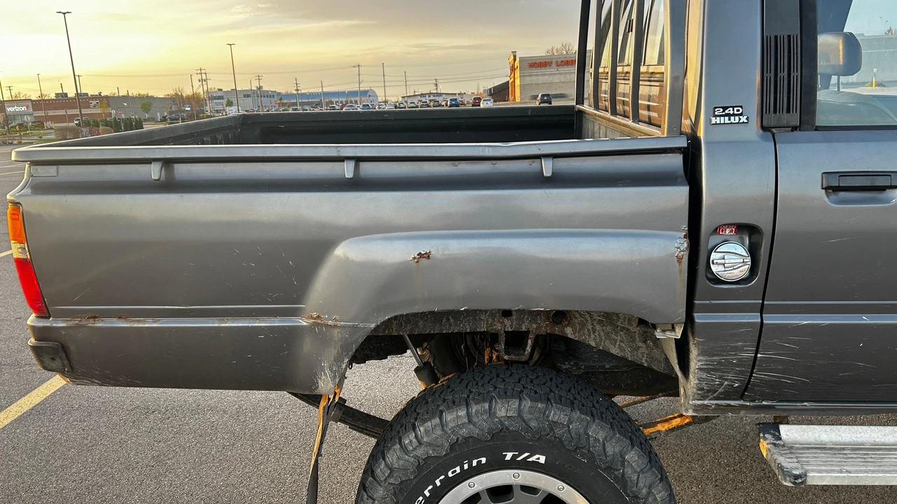 1986 Toyota Hilux 4th Gen - Image 14 of 31
