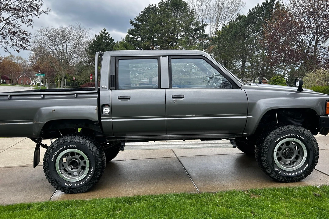 1986 Toyota Hilux 4th Gen - Image 10 of 31