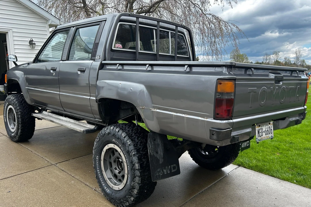 1986 Toyota Hilux 4th Gen - Image 8 of 31