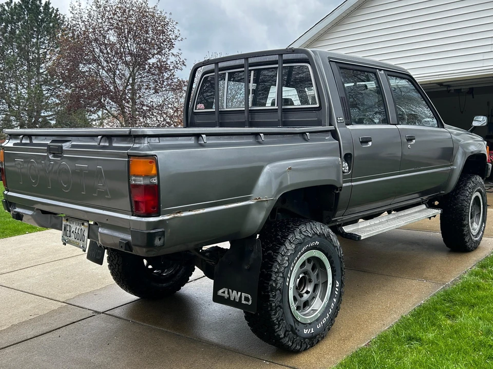 1986 Toyota Hilux 4th Gen - Image 4 of 31
