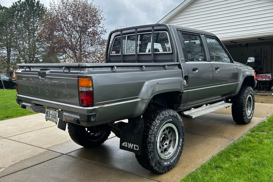 1986 Toyota Hilux 4th Gen - Image 9 of 31