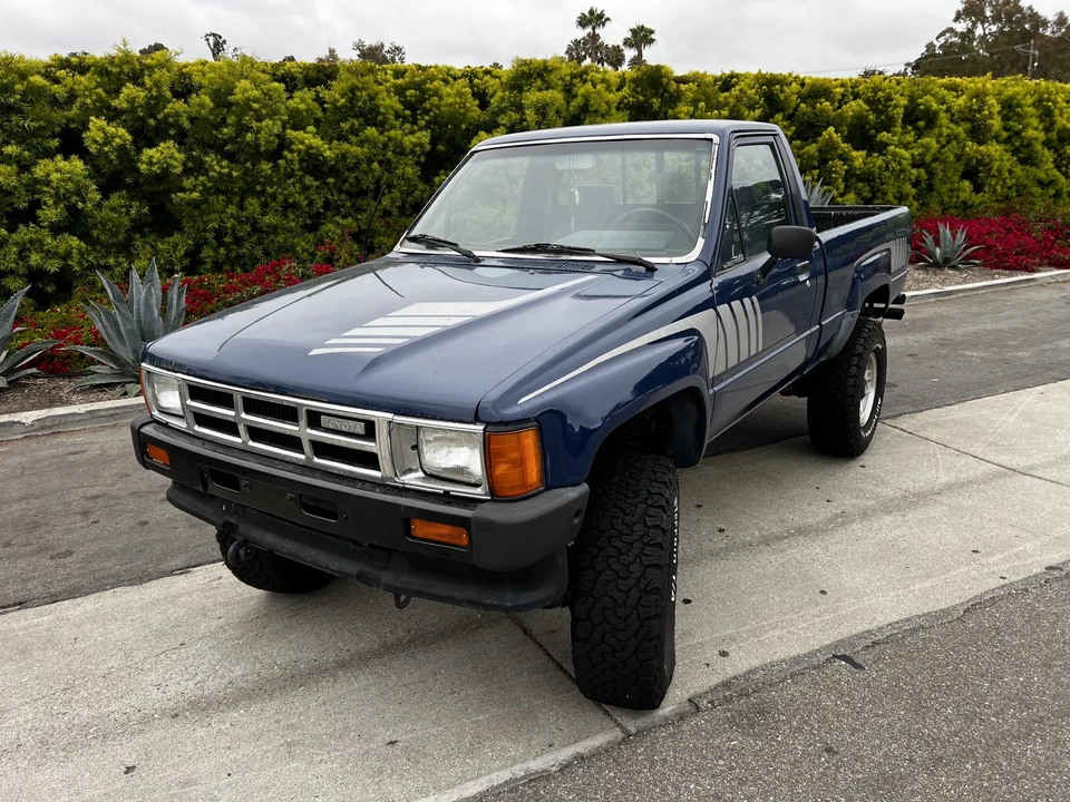 1986 Toyota - Image 2 of 31