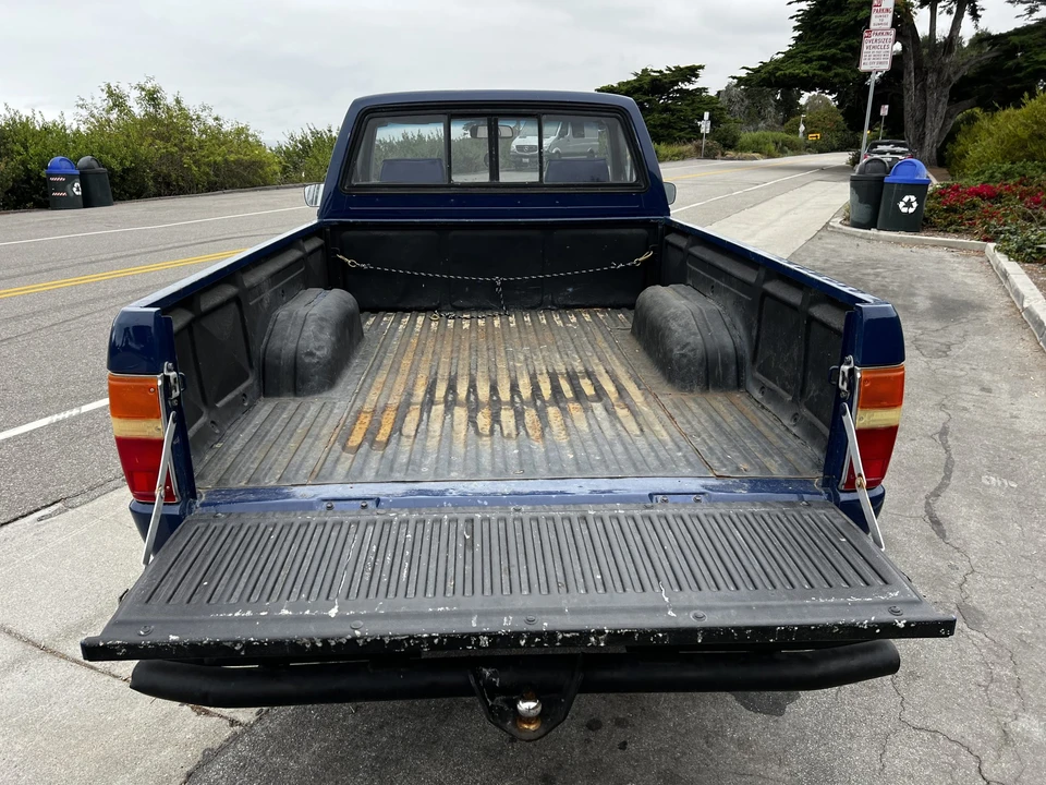 1986 Toyota - Image 8 of 31