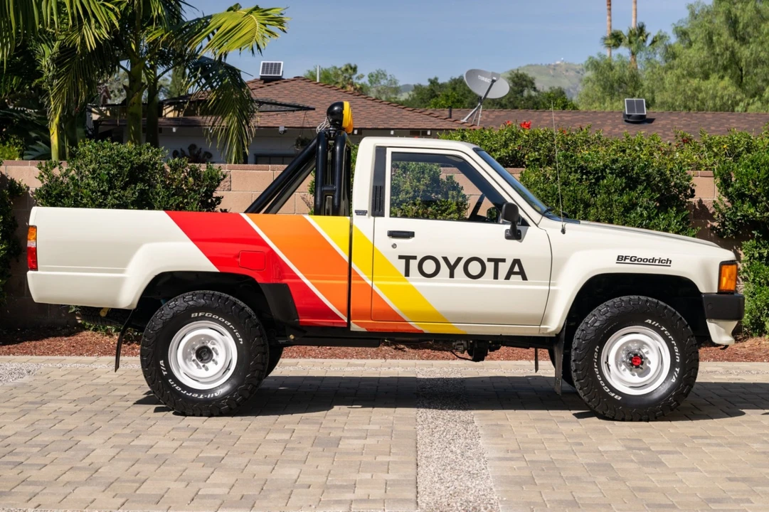 1986 Toyota Hilux 4th Gen - Image 3 of 8