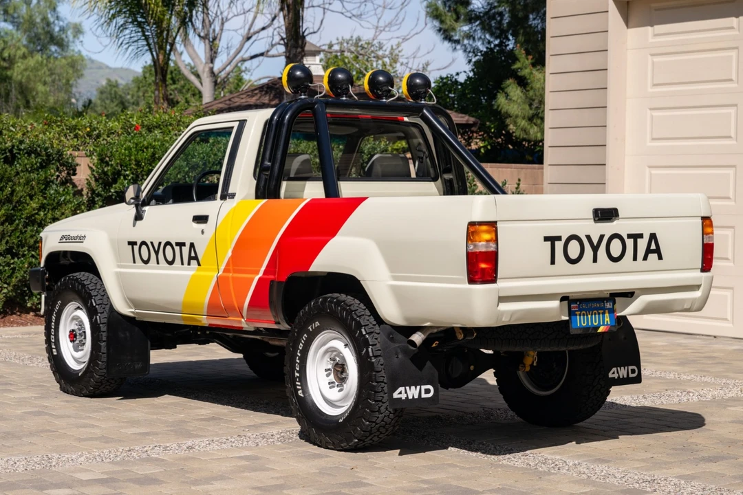 1986 Toyota Hilux 4th Gen - Image 2 of 8