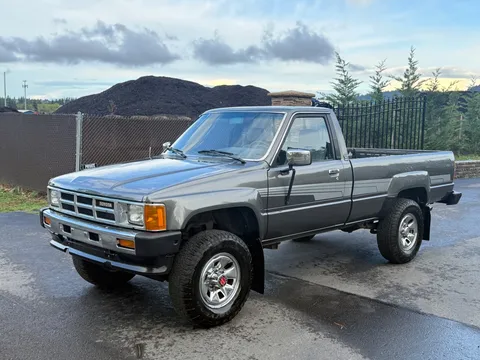 1986 Toyota Pickup RN64 SR5