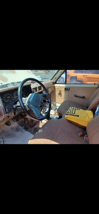1986 Toyota Hilux 4th Gen - Image 4 of 15