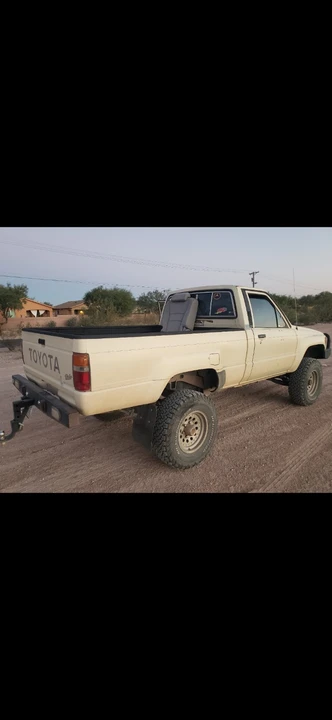 1986 Toyota Hilux 4th Gen - Image 13 of 15