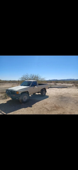 1986 Toyota Hilux 4th Gen - Image 8 of 15