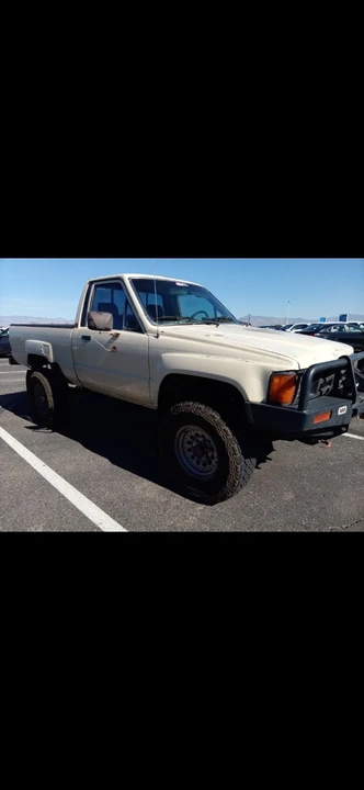 1986 Toyota Hilux 4th Gen - Image 10 of 15