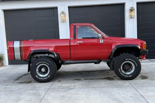 1986 Toyota Hilux 4th Gen - Image 3 of 7