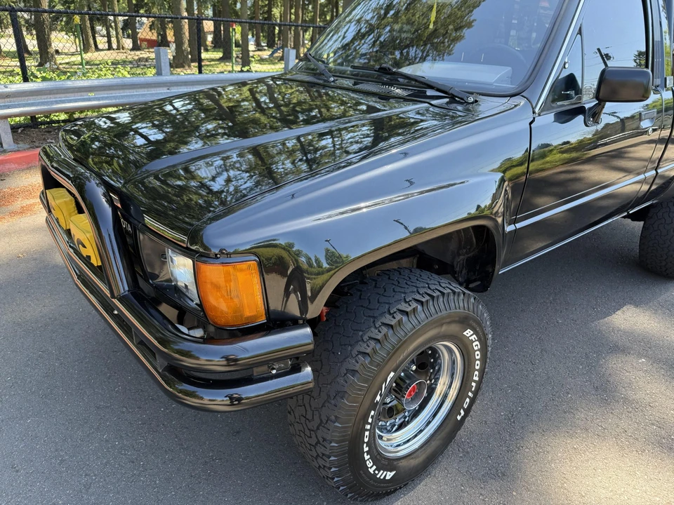 1986 Toyota Hilux 4th Gen - Image 25 of 31