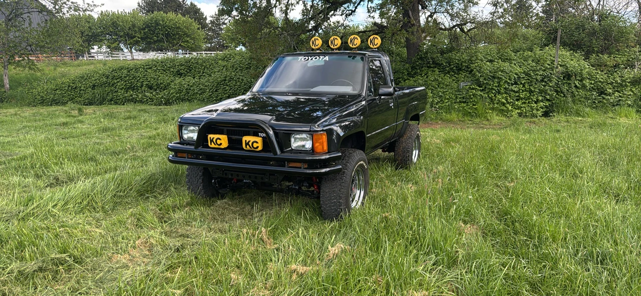 1986 Toyota Hilux 4th Gen - Image 11 of 31