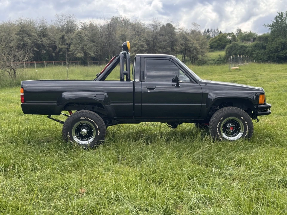 1986 Toyota Hilux 4th Gen - Image 15 of 31