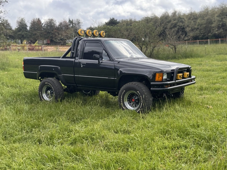 1986 Toyota Hilux 4th Gen - Image 14 of 31