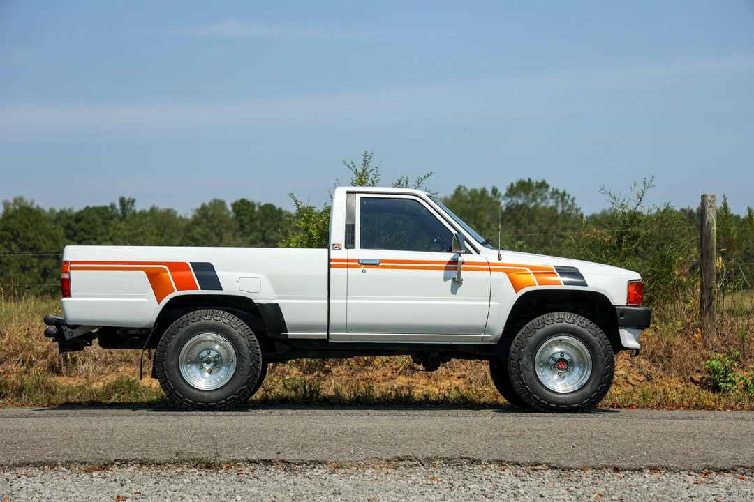 1986 Toyota Hilux 4th Gen - Image 4 of 31