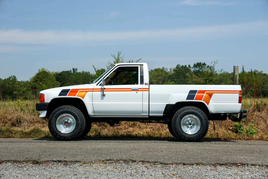 1986 Toyota Hilux 4th Gen - Image 7 of 31