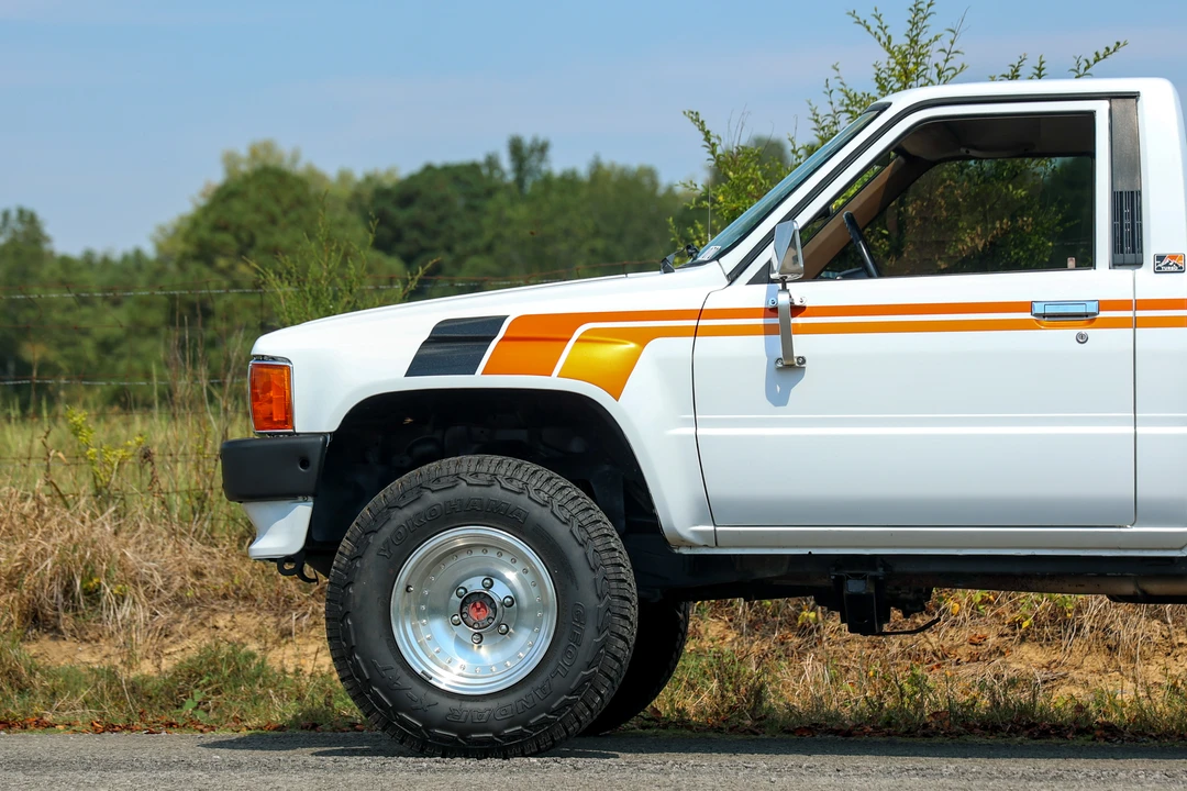 1986 Toyota Hilux 4th Gen - Image 8 of 31
