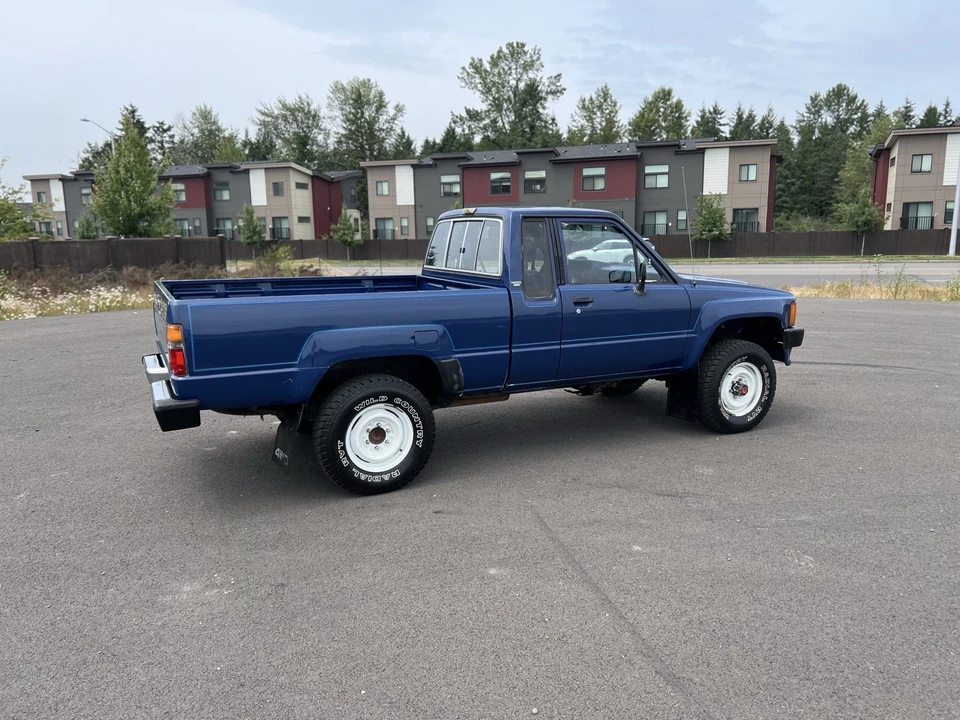 1986 Toyota Hilux 4th Gen - Image 9 of 21