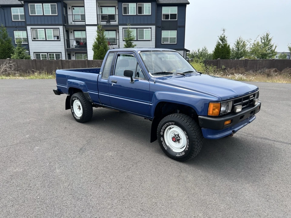 1986 Toyota Hilux 4th Gen - Image 15 of 21