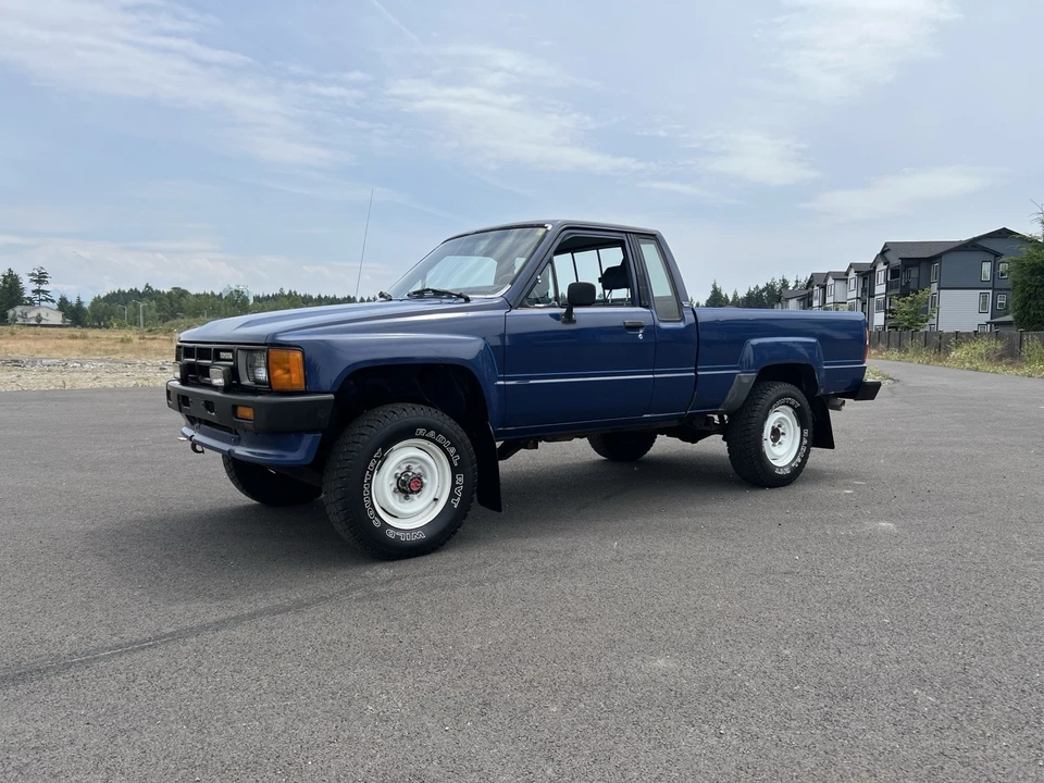 1986 Toyota Hilux 4th Gen - Image 16 of 21
