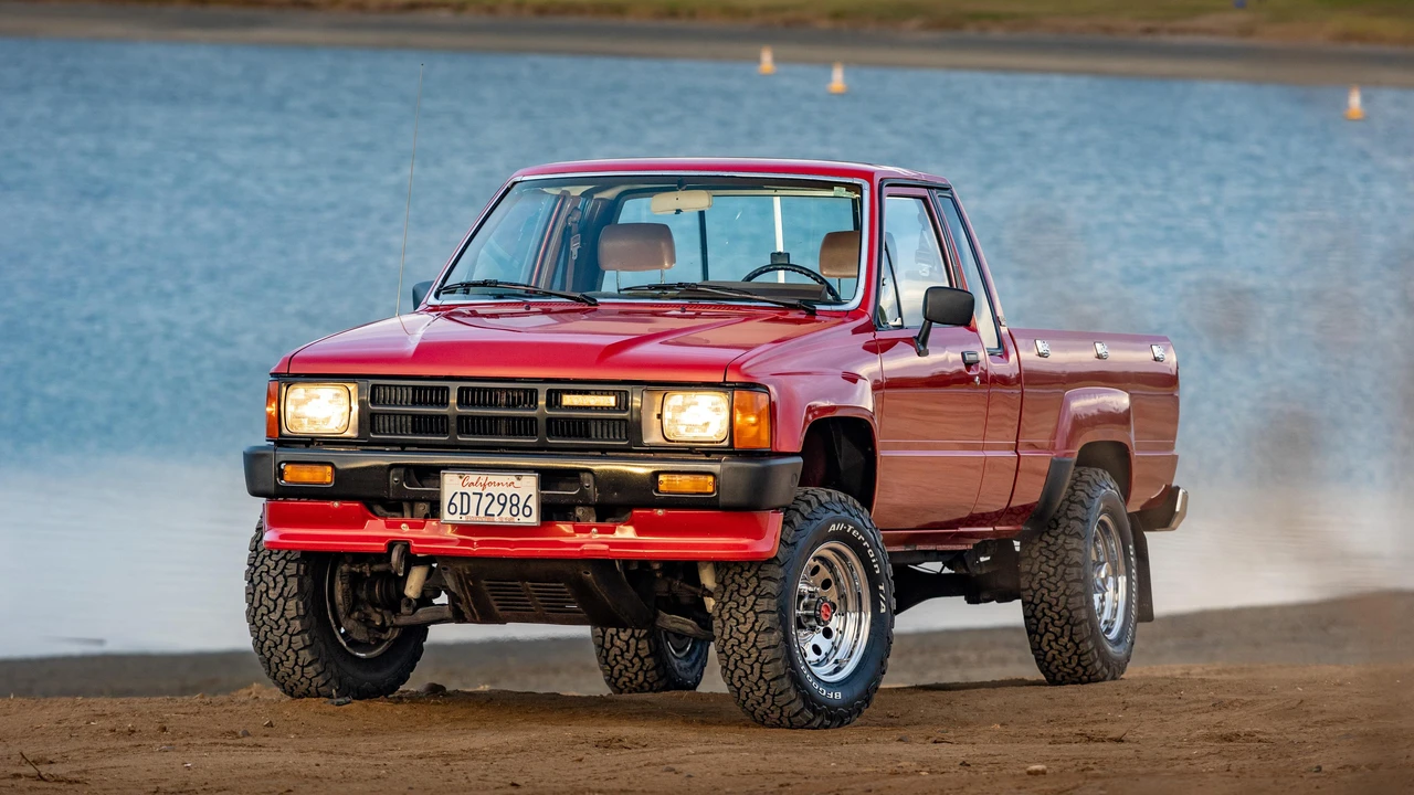 1986 Toyota Hilux 4th Gen - Image 18 of 31