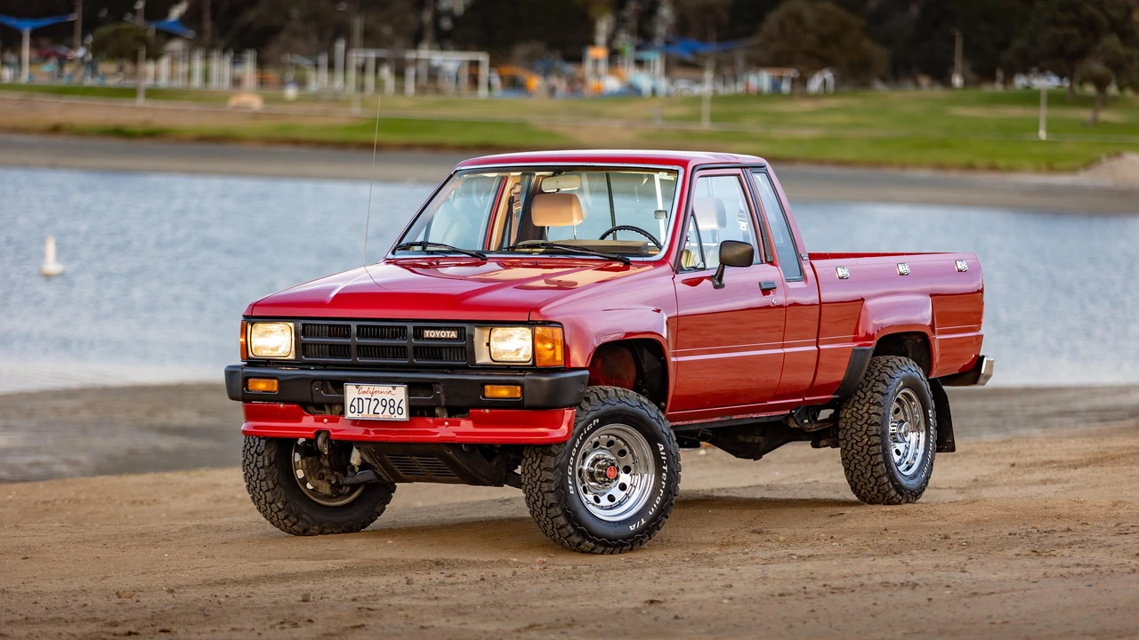 1986 Toyota Hilux 4th Gen - Image 24 of 31