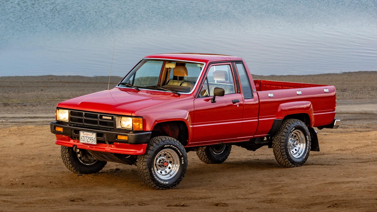 1986 Toyota Hilux 4th Gen - Image 28 of 31