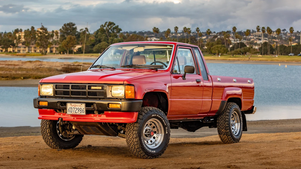 1986 Toyota Hilux 4th Gen - Image 20 of 31