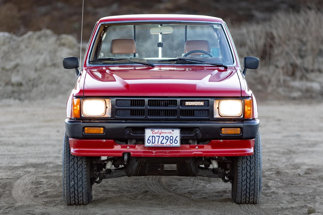 1986 Toyota Hilux 4th Gen - Image 2 of 31