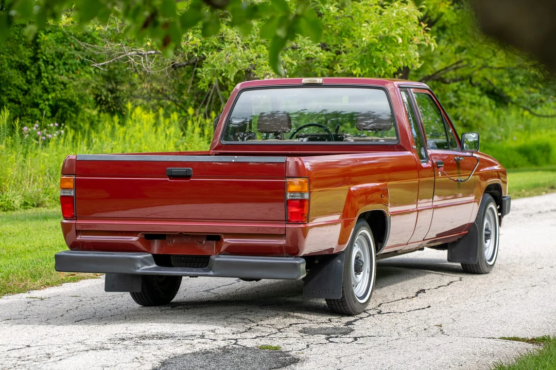 1986 Toyota Hilux 4th Gen - Image 12 of 31