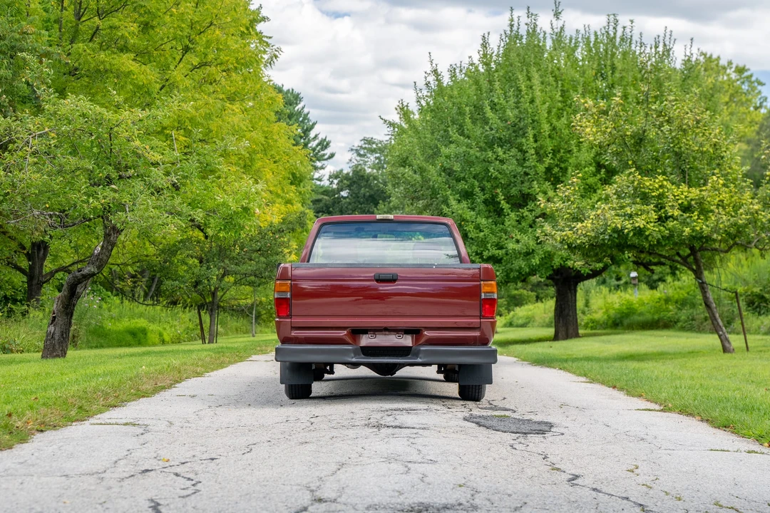 1986 Toyota Hilux 4th Gen - Image 11 of 31