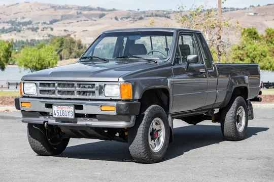 1986 Toyota Pickup XtraCab SR5 4×4 5-Speed