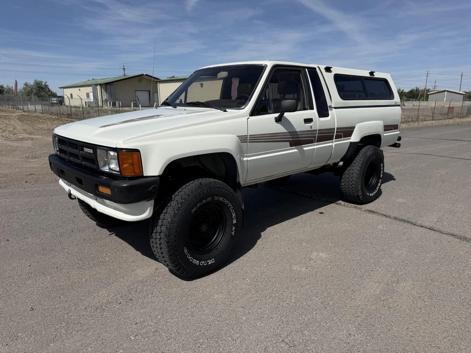 1986 Toyota Hilux 4th Gen - Image 3 of 31