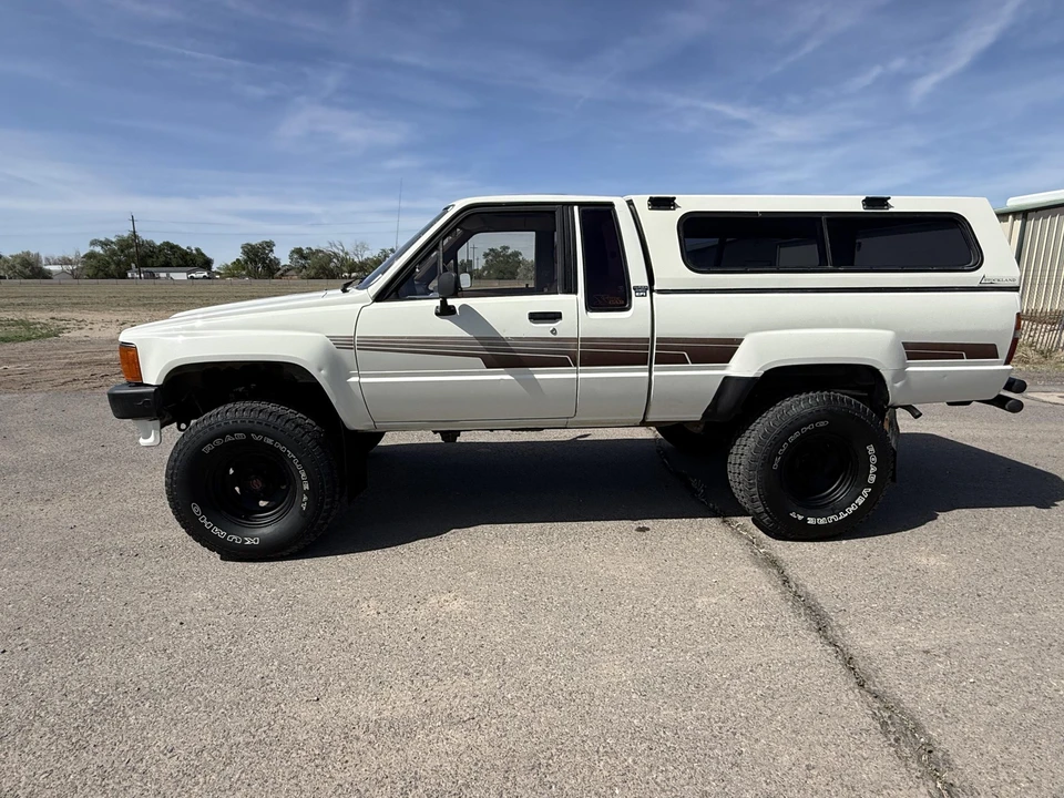 1986 Toyota Hilux 4th Gen - Image 5 of 31
