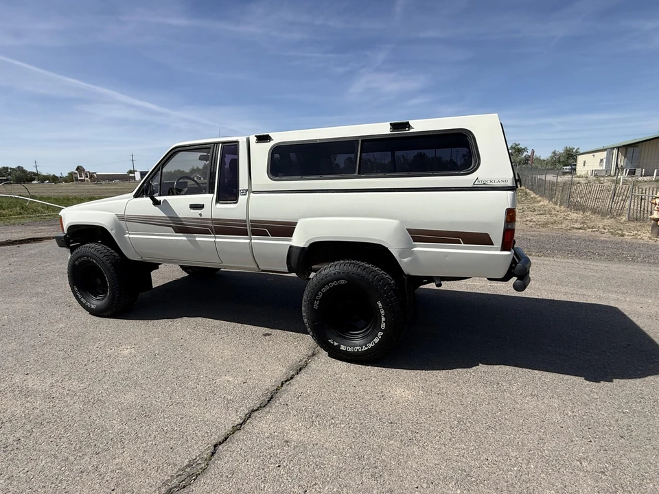 1986 Toyota Hilux 4th Gen - Image 14 of 31