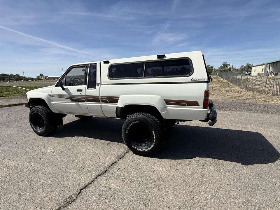 1986 Toyota Hilux 4th Gen - Image 15 of 31
