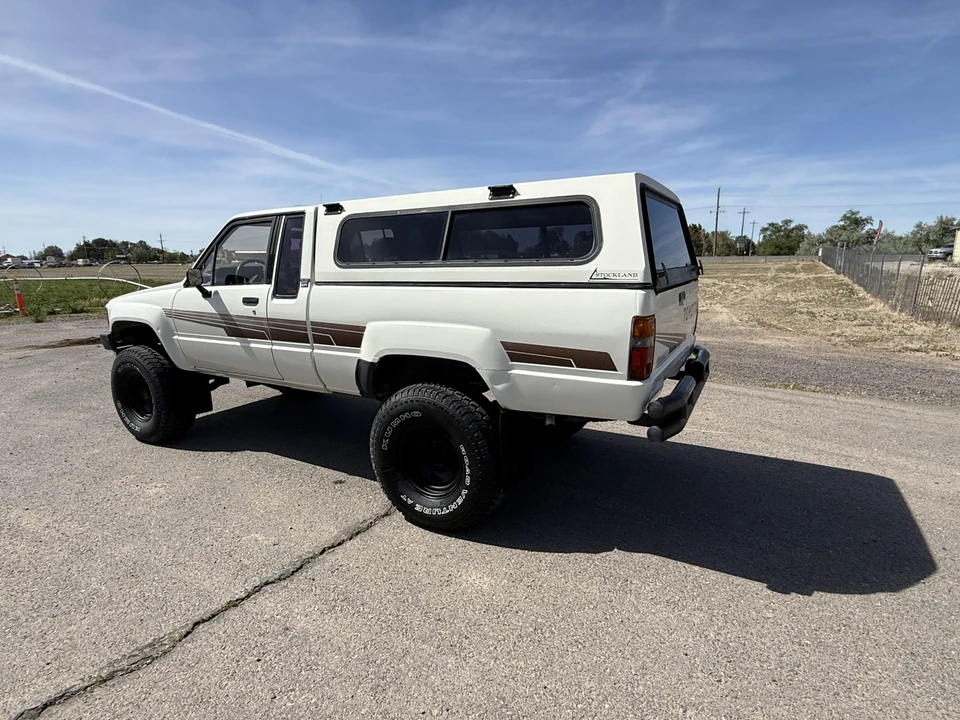 1986 Toyota Hilux 4th Gen - Image 16 of 31