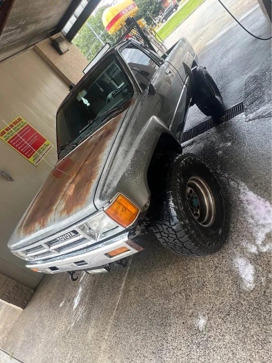 1986 Toyota T100 - Image 2 of 15