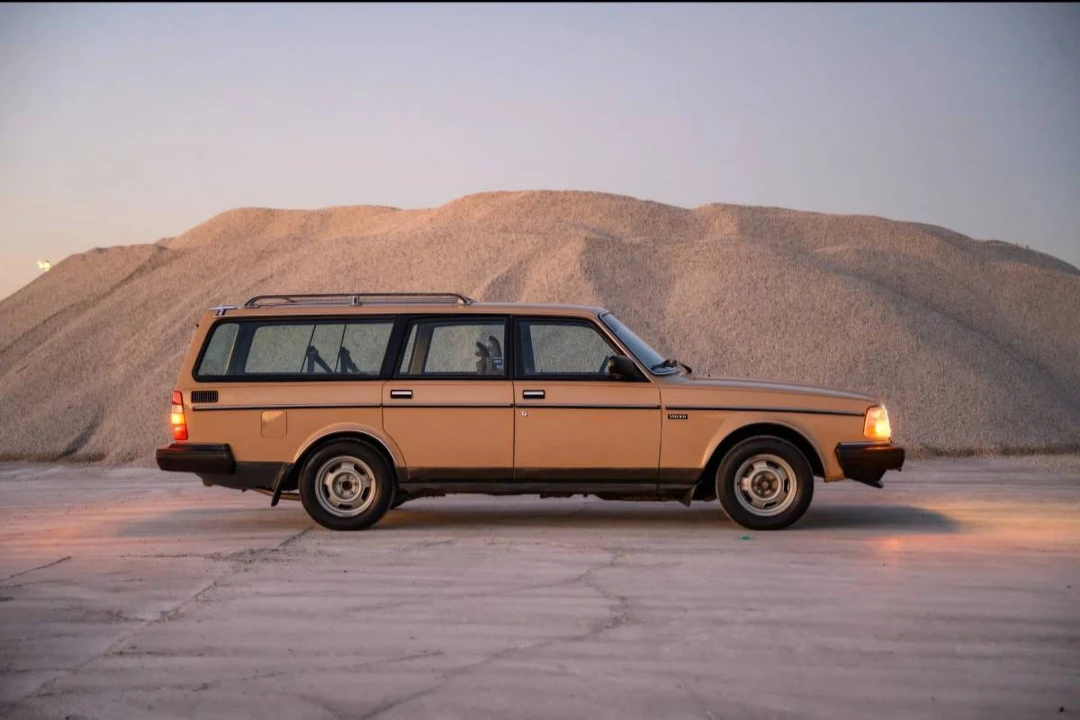 1986 Volvo 245 - Image 3 of 23