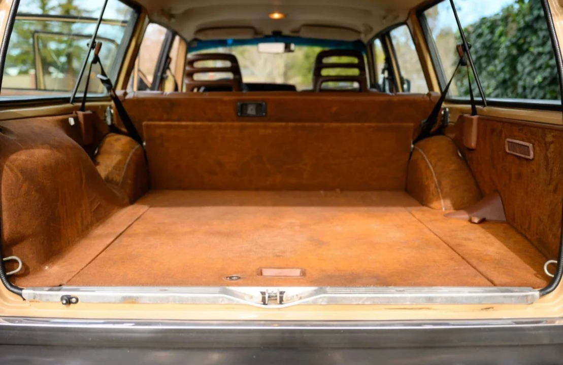 1986 Volvo 245 - Image 16 of 23