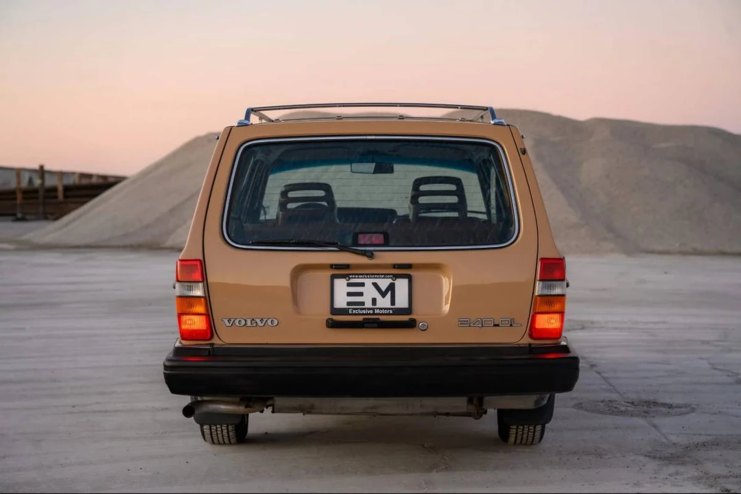 1986 Volvo 245 - Image 2 of 23