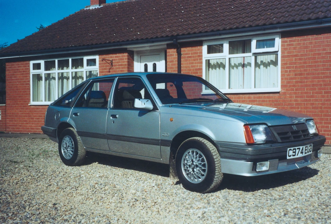 1986 Vauxhall - Image 2 of 2