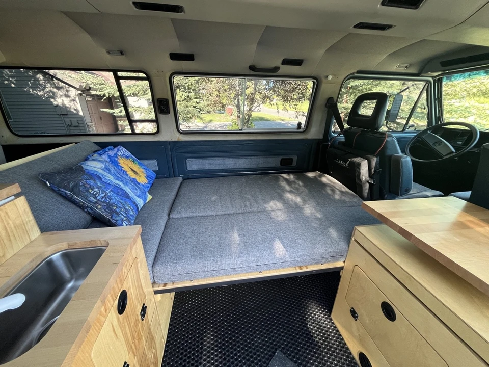 1986 Volkswagen Bay-Window Bus - Image 9 of 21