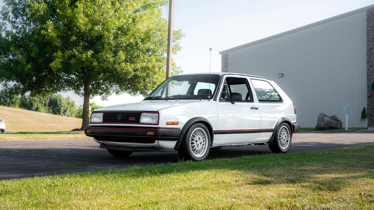 1986 Volkswagen GTI Mk2 - Image 2 of 31