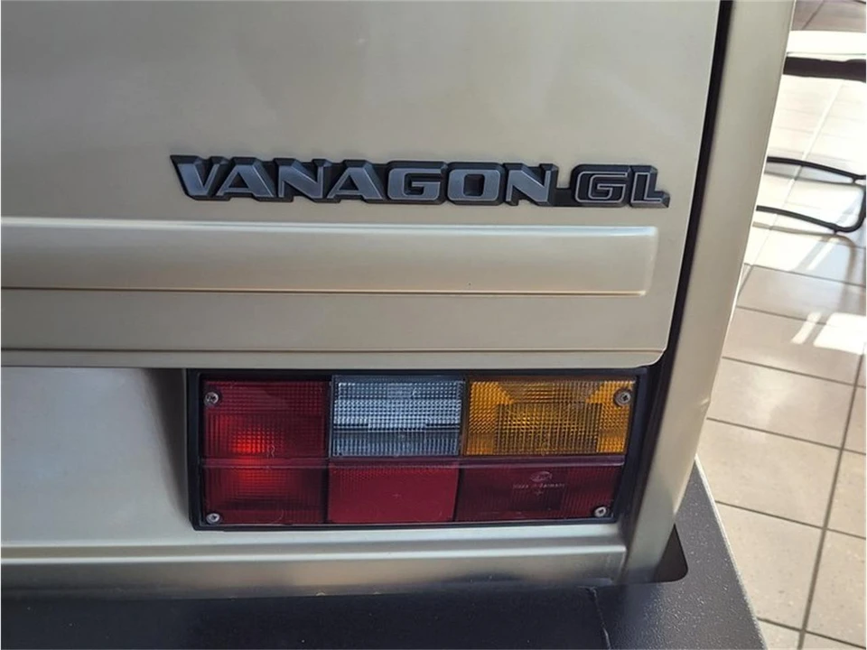 1986 Volkswagen Vanagon - Image 23 of 31
