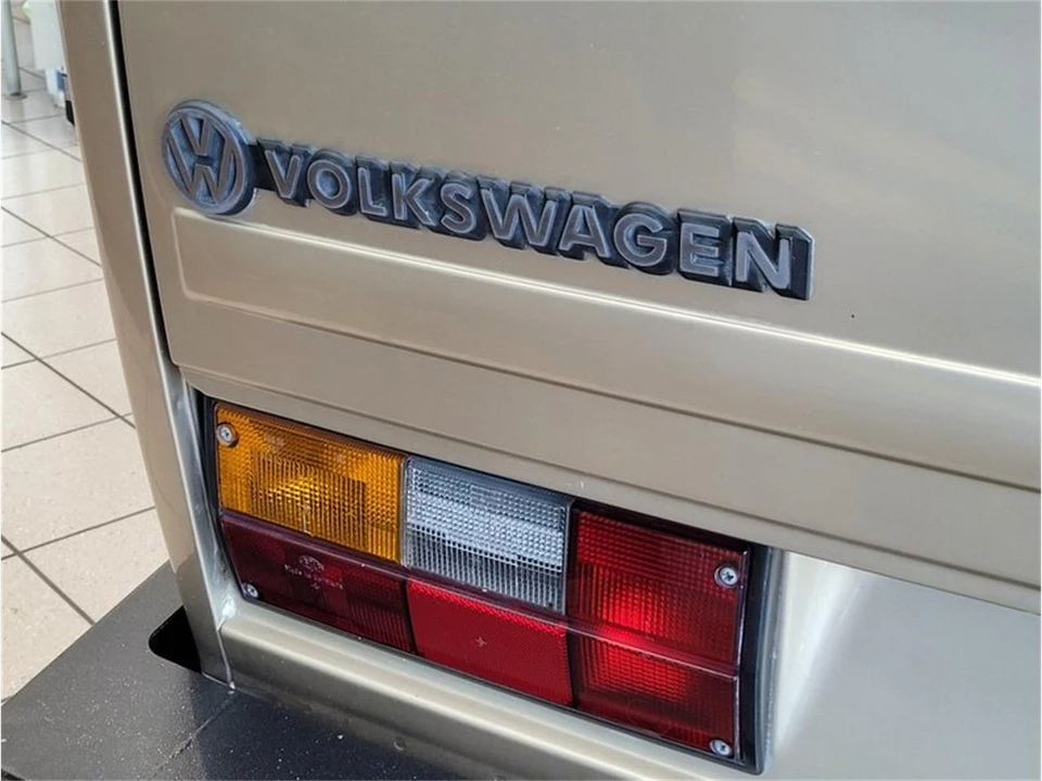 1986 Volkswagen Vanagon - Image 25 of 31