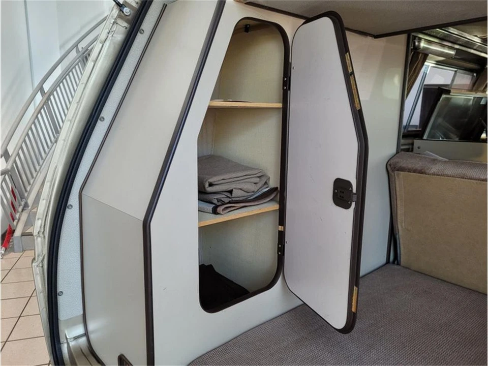 1986 Volkswagen Vanagon - Image 26 of 31